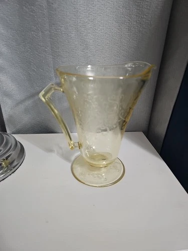 Yellow Florentine "Poppy" Hazel Atlas Depression Glass Pitcher 7.5in