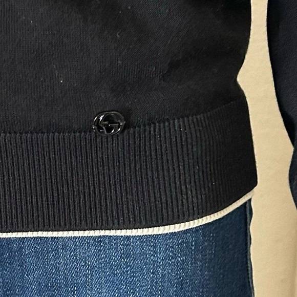 Suéter Top Gucci Pull Over Manga Larga Negro Beige Ribete Ligero Cuello en V - XS Foto 3 de 4