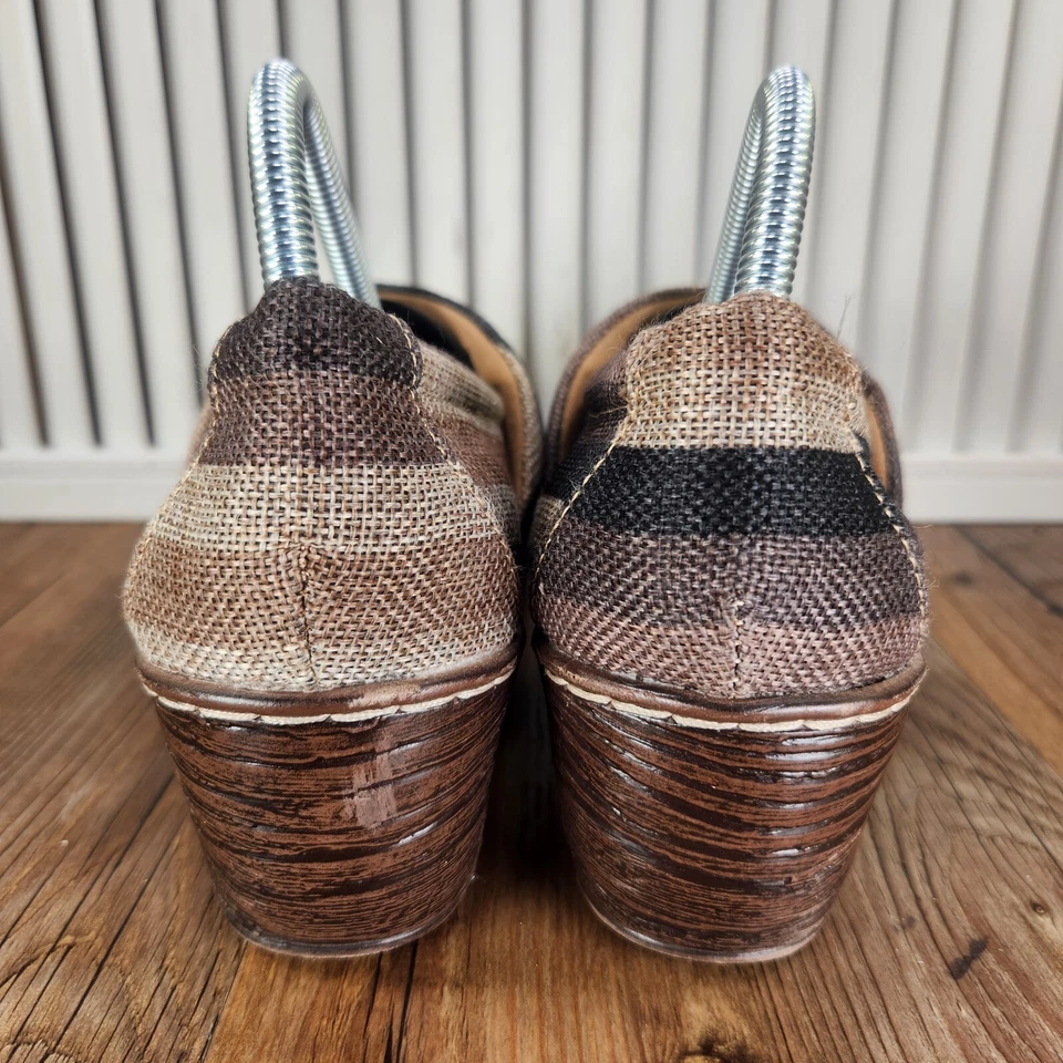 B.O.C. Zapatos zuecos Born Nadiyya para mujer talla 9,5 M marrón a rayas de lona con tacón boho Foto 4 de 4