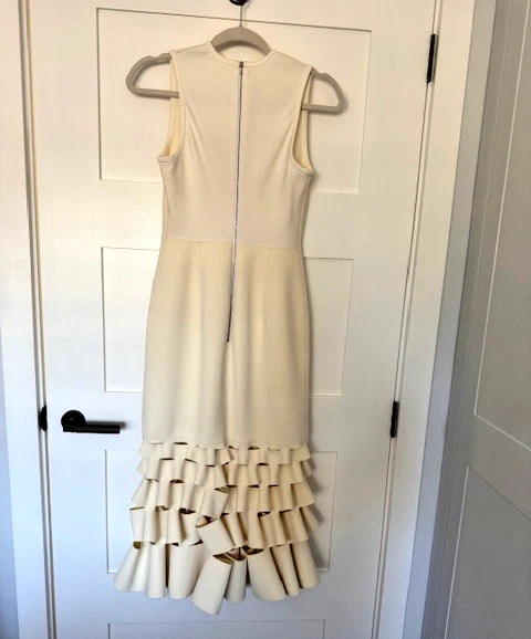 Vestido recto con volantes DION LEE - Crema PVP $1.390. Talla 8 - Solo usado una vez Foto 4 de 4