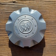 Buick LaCrosse Allure center cap, silver, 2005 2008 p/n 9595038, repainted