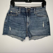 Women s Denizen by Levi s medium wash high waist Jean shorts size 26
