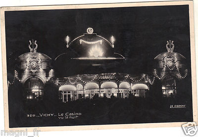 VICHY - Le casino la nuit --- (i 2569)
