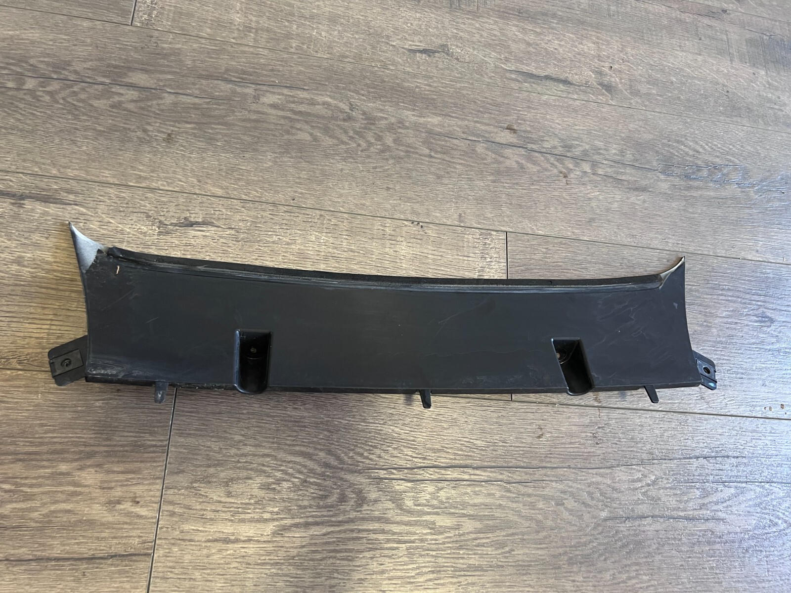 FERRARI 488 GTB REAR SPOILER DUCT UPPER TRIM PANEL OEM 86652900