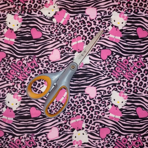 Jumbo FQ 24"x21" Rare Hello Kitty Cotton Flannel Fabric Animal Skins and Hearts - Picture 2 of 12