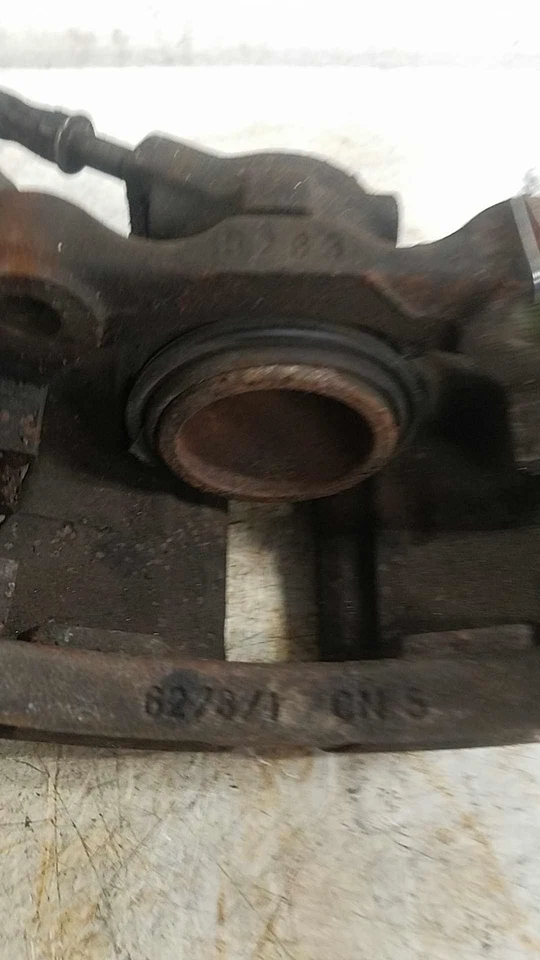 93-02 GOLF 95-98 GTI 90-99 JETTA 90-92 GLI PINÇA DE FREIO DIANTEIRA ESQUERDA 4 CILINDROS - Imagem 3 de 4