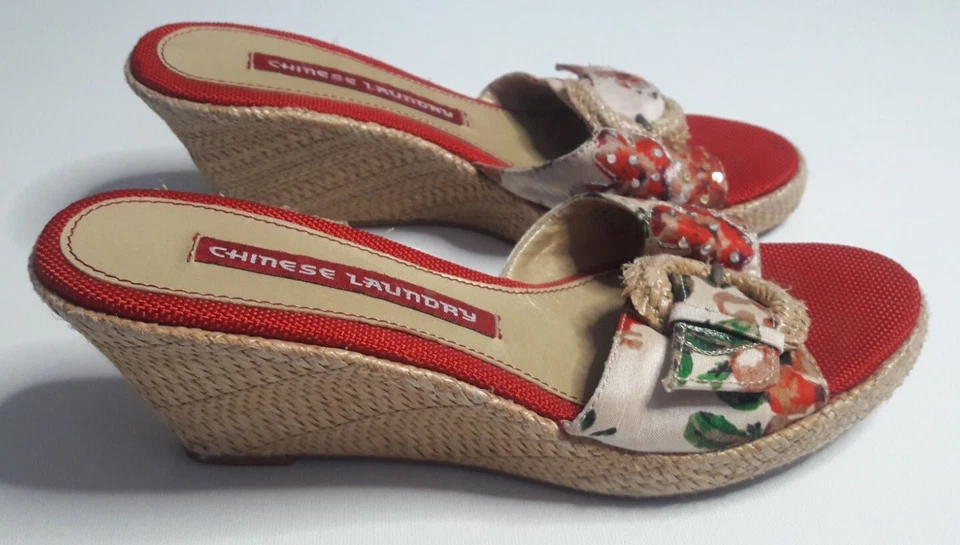 Сандалии на танкетке Chinese Laundry красные с цветочным рисунком 6 - Изображение 2 из 4