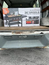 PHI VILLA Heavy-Duty Charcoal Grill