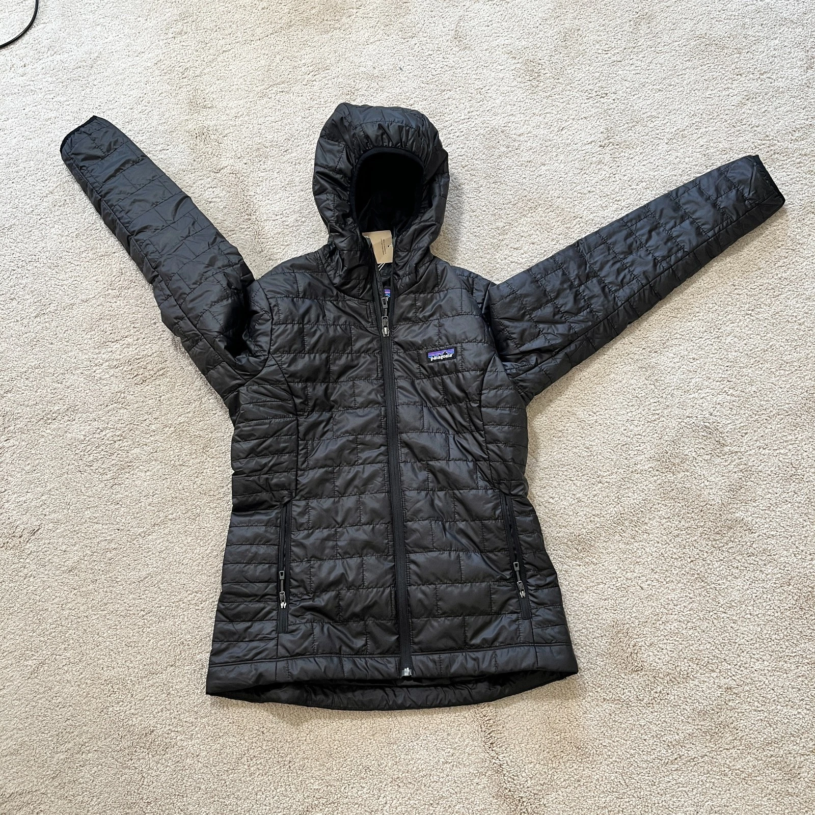 New NWT Women's Patagonia Nano Puff Hoody Jacket Medium M Black MSRP $289