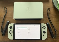 Nintendo Switch OLED 64GB Weiß Set Dock Joy-Con Grip Case Mario Party