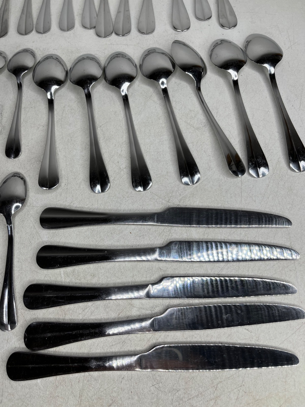 Towle Living Collection WAVE Flatware 37pc Stainless Steel Knives Forks Spoons