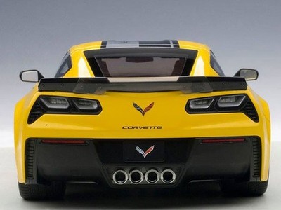 AUTOART 1/18 CHEVROLET CORVETTE C7 Z06 C7R (CORVETTE RACING YELLOW