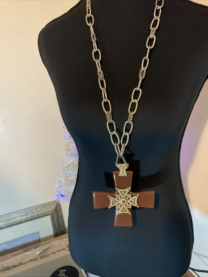 Escada Cross Pendant Necklace Gold Tone Statement Rhinestone Chain Large Chunky - Image 2 of 4