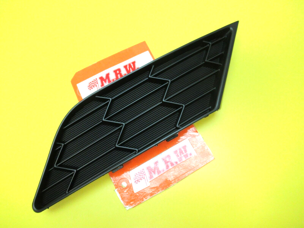 OEM Honda Odyssey 11-13 Passenger Side RH Bumper Grille Fog Light Cover