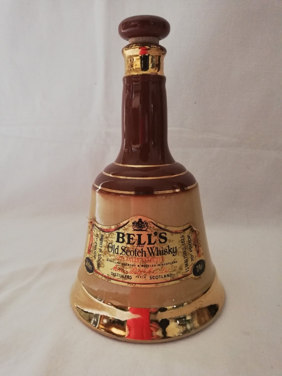 Bell's Old Scotch Whisky Bottle - 13 1/3 fl oz – Vintage Wade Bell