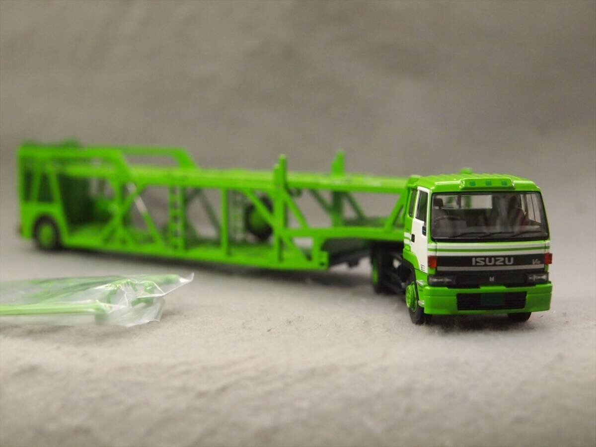 Tomica Limited Vintage NEO ISUZU 810 EX LV-N225a ASZ022 CAR