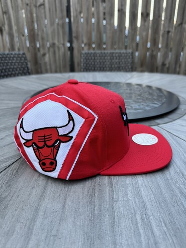 Mitchell & Ness Chicago Bulls Core Basic Red Adjustable Snapback Hat Cap