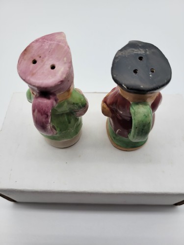 Vintage Man and Woman Colonial Salt and Pepper Shakers Made in Japan - Picture 3 of 6