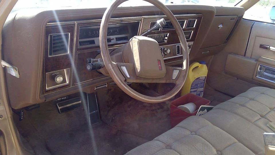 Olds 88 1980-1985 cárter de aceite del motor con buen tapón de drenaje OEM 5,0 L Foto 3 de 4