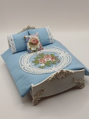 1:12 Scale Dollhouse Full Size Blue With Floral Applique Comforter Set 