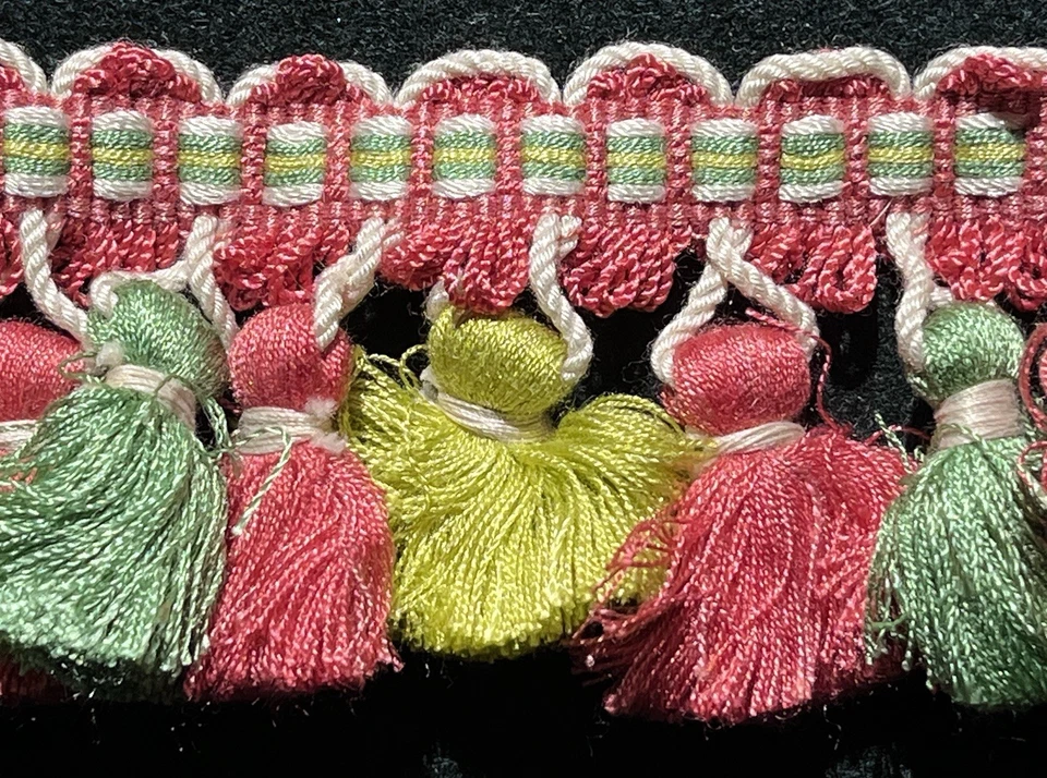 Acabamento decorativo vintage Clarence House borla - rosa salmão/limão/verde maçã - por Yd - Imagem 2 de 3