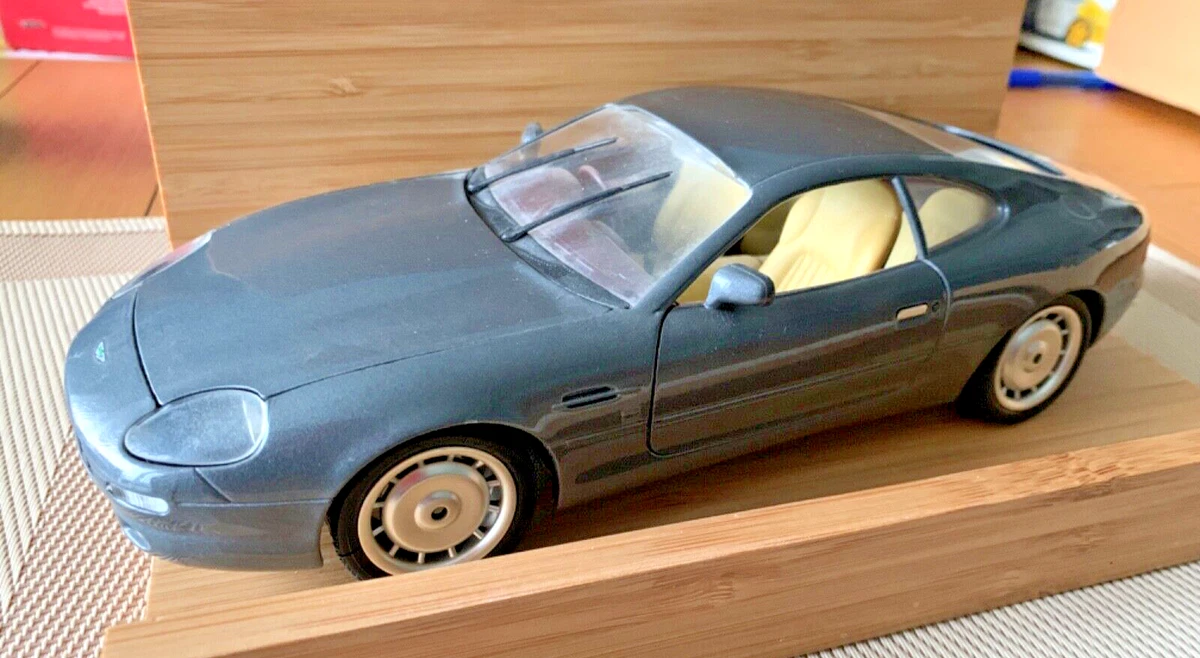 Miniature Aston Martin DB7 Verte – Guiloy échelle 1/18, Diecast, Modèle 301024B
