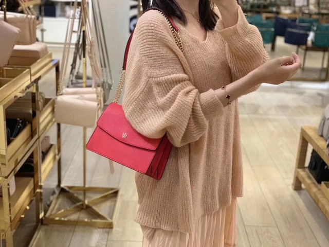 tory burch envelope clutch