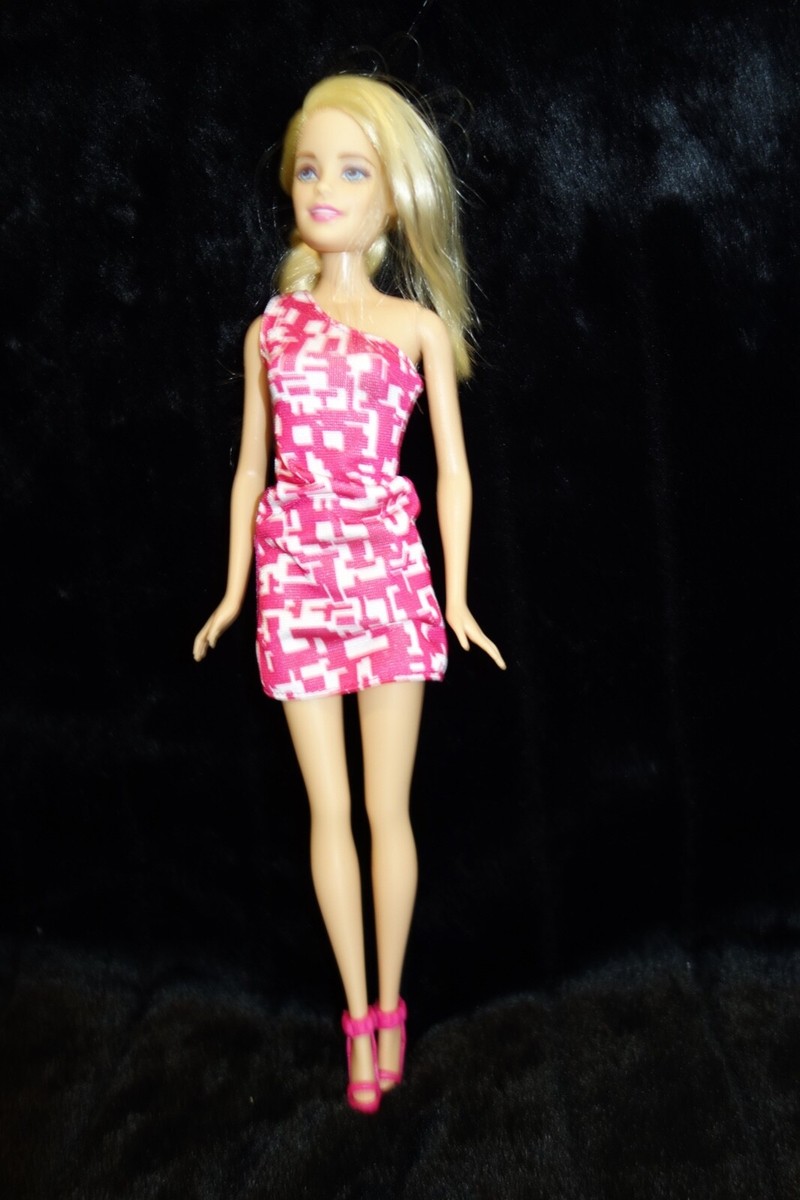Mattel 2000's Barbie Doll Wearing Pink Dress | eBay Mattel 2000's Barbie Doll Wearing Pink Dress | eBay