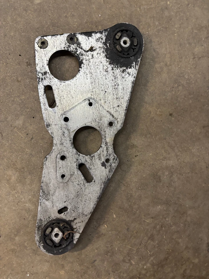 Arctic Cat  2005-2006 Firecat F7 Sabercat 700 F6 Left Engine Mount plate bracket - Image 3 of 3