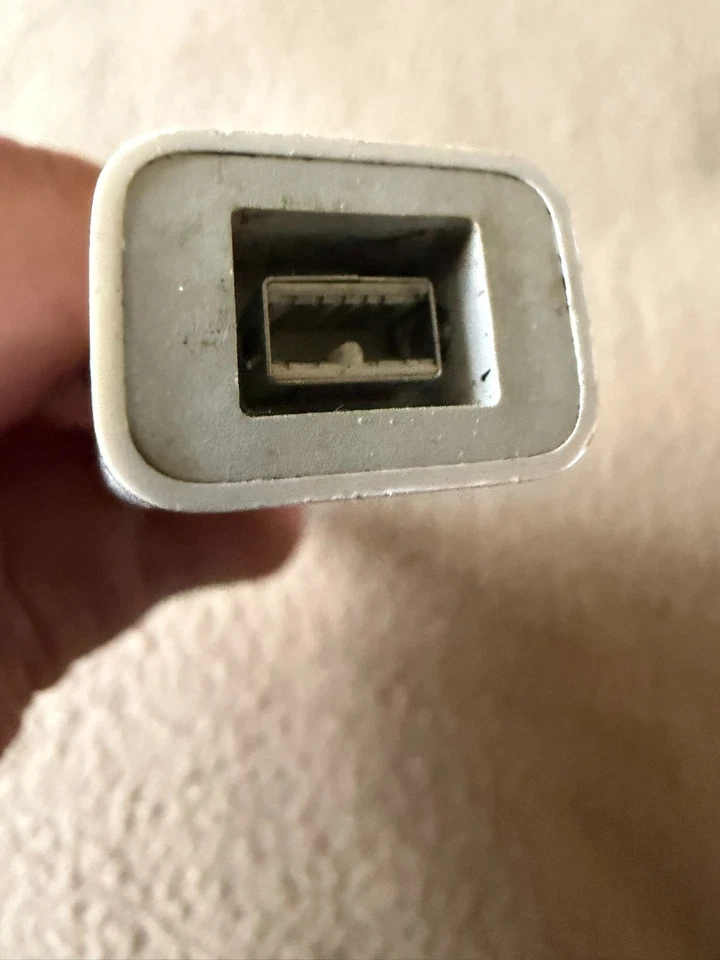 Apple A1463 Thunderbolt 2 to FireWire 800 Adapter - MD464LL/A EMC2591 - Image 2 of 4