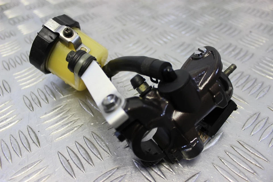 Cilindro maestro de freno delantero Fireblade 2006 2007 B146 Honda CBR 1000 RR Foto 2 de 4