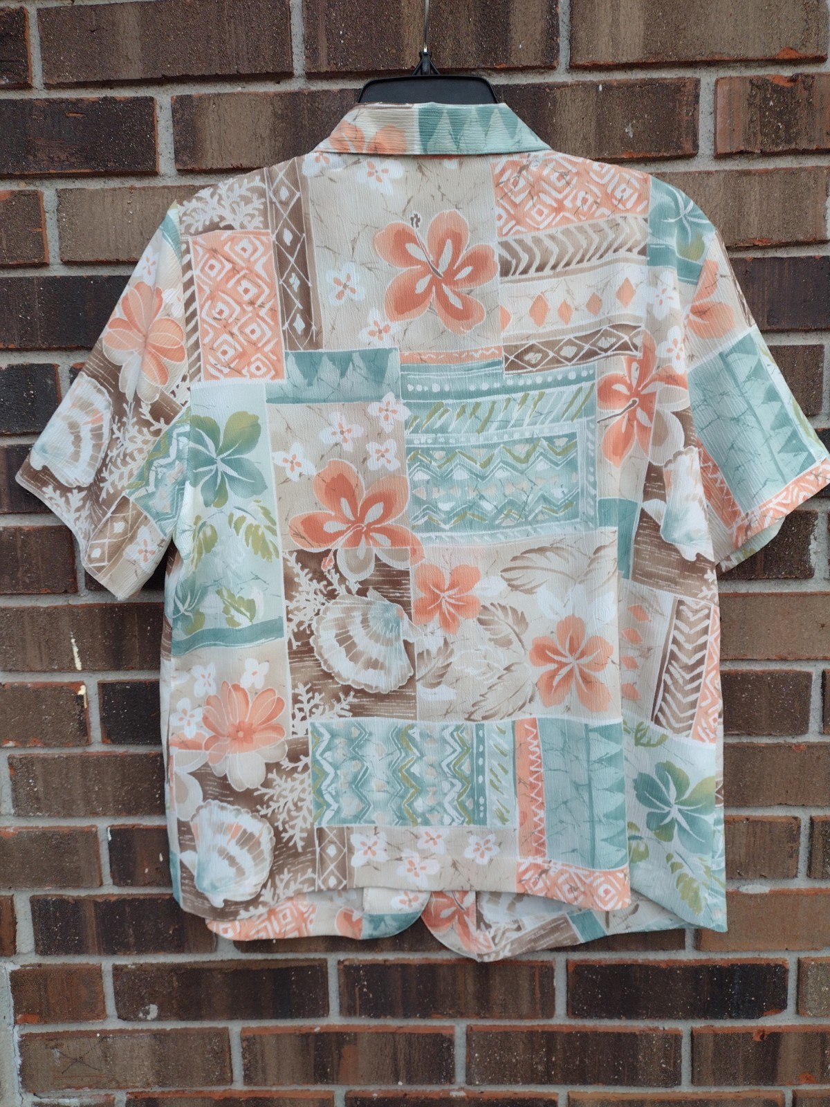 Alfred Dunner Blouse Tropical Patchwork Print But… - image 4