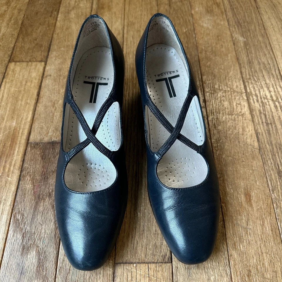 Trotters Navy Leather Mary Jane Block Heels Size 8.5N Jamie Strap Pump - Image 2 of 4