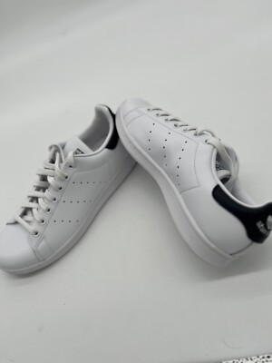 Adidas Men s Stan Smith Originals Size 7 White w/Navy trim