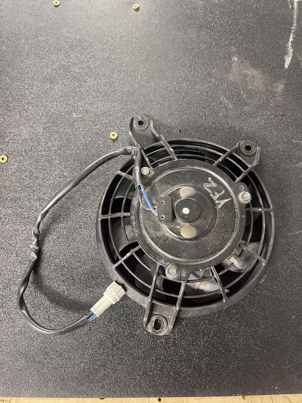 1821 YAMAHA YFZ 450R YFZ450R OEM RADIATOR COOLING FAN BLOWER 1TDE2405