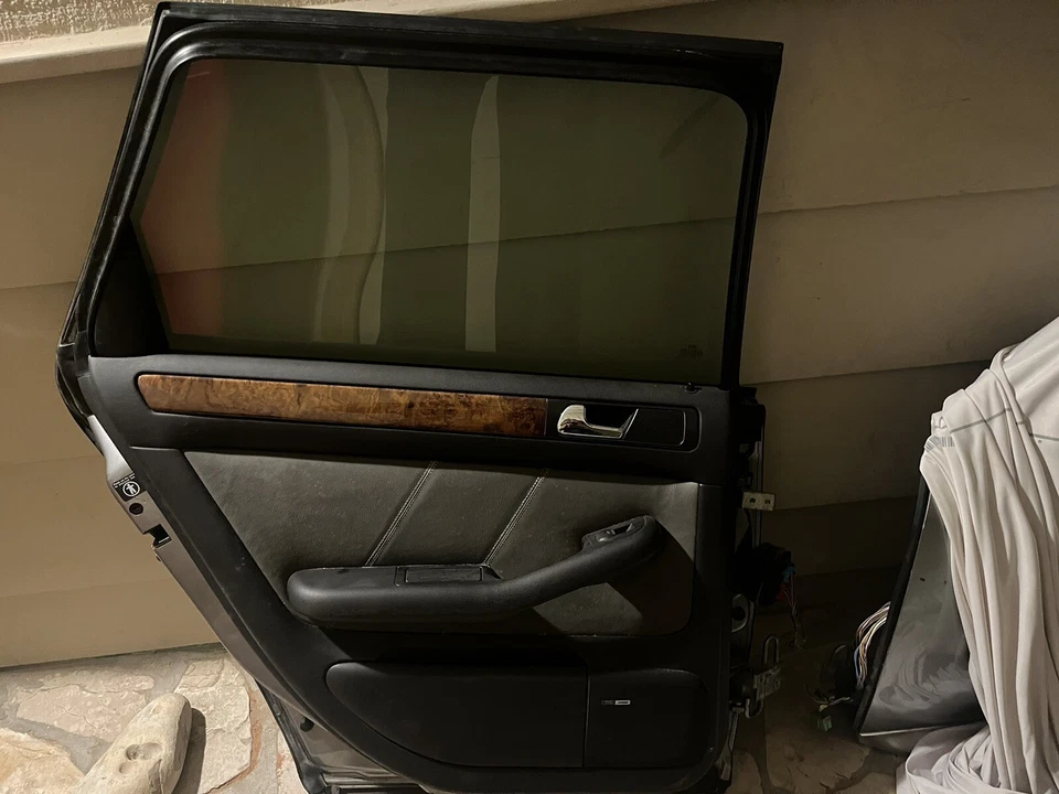 Audi Quattro 2001 All Road SW Front And/or Back Driver Side Doors - Image 3 of 4