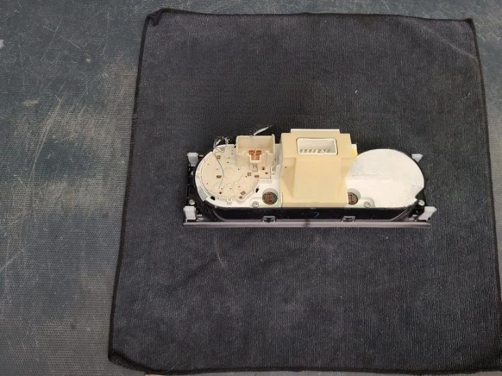 2005-2010 Toyota Tacoma AC Heater Temperature Climate Control OEM - Image 2 of 4