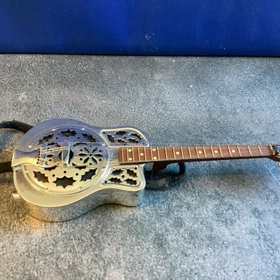 Hallmark Rocking Around the Christmas Tree Guitar Ornament Needs battery L#CC306
