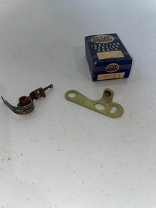 VINTAGE NOS IN BOX AMPCO PRODUCTS DR. 61 IGNITION POINTS