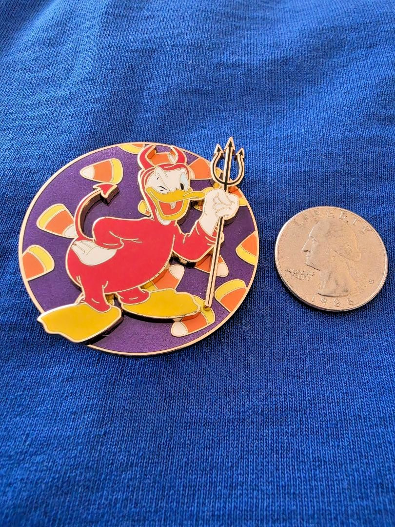 DSSH - Devil Donald - Halloween - Candy Corn DISNEY PIN