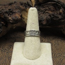  Sterling Silver Geometric Stamped Ring Band Size 8.75
