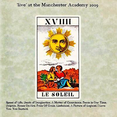 DIE SONNE UND DER MOND (DIE CHAMÄLEONS) LIVE-PERFORMANCE IN DER MANCHESTER ACADEMY