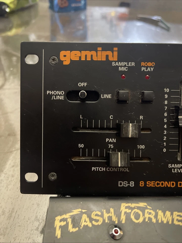 GEMINI 8-Second DIGITAL SAMPLER DS-8 & Gemini Flash Former Storage Unit Find - Image 3 of 4