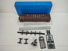 E&C Shops HO Scale Milwaukee Road 62' Woodchip Gondola Kit Ribbed Dump End USA