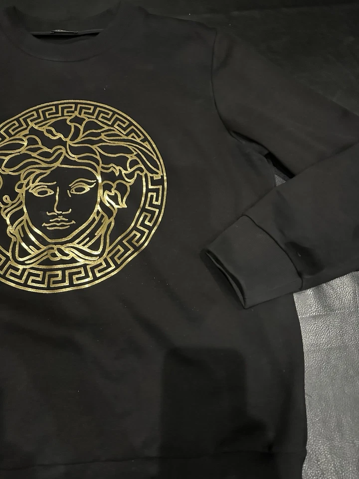 Suéter Versace Medusa Negro y Dorado Talla 44 Foto 2 de 4