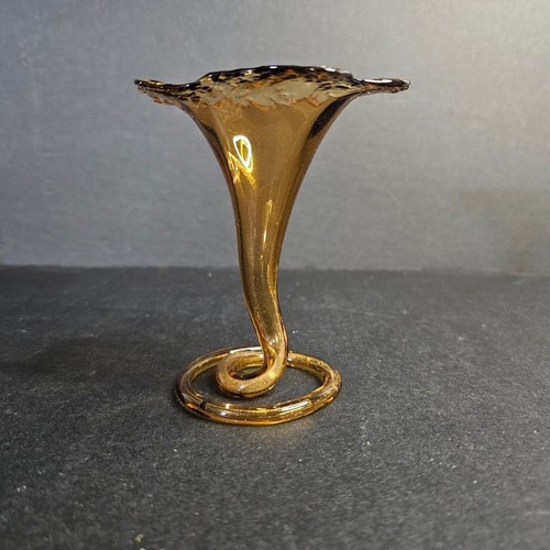 Vintage Hand Blown Trumpet Bud Vase Amber Art Glass Small Flower Vase 4" x 4.5" - Picture 6 of 8