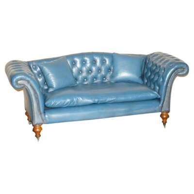 RESTAURIERTES WILLIAM IV UM 1830 CHESTERFIELD REGENCY BLAUES LEDER BUCKELSOFA