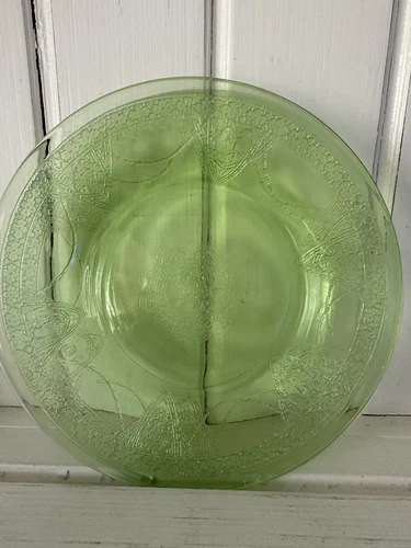 Green Uranium Vaseline Georgian Lovebirds Federal 8" Lunch Plates Set Of 2