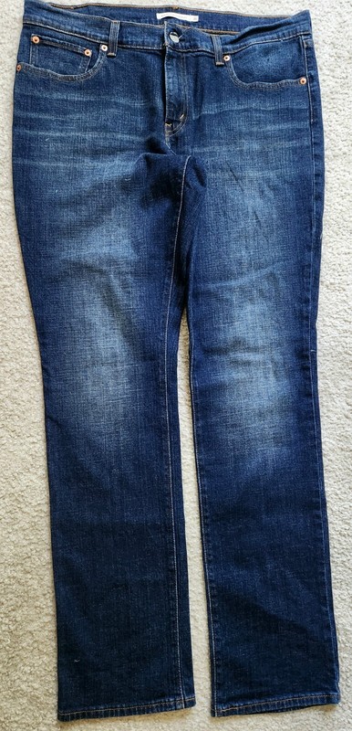 wn hardly worn LEVI 414 Relaxed Straight 31 dark blue 99% cot 1% elas