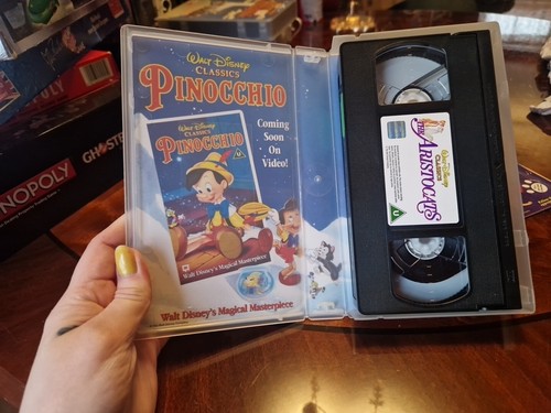 The Aristocats (VHS, 1990s) With Stickers - Picture 4 of 11